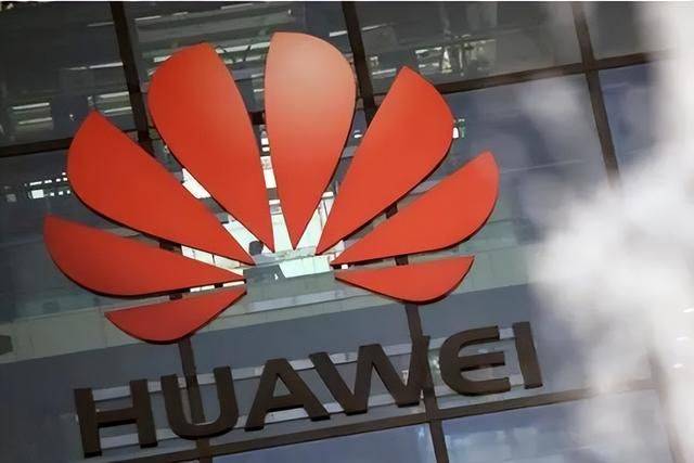 华为手机刷成小米系统
:对标苹果不再是一句口号，小米弯道超车成为高端市场第一！