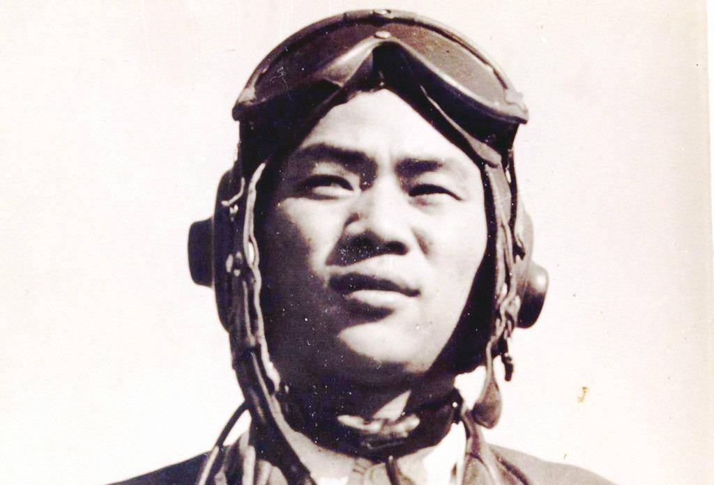 86年一清洁工获表彰上报纸，部队干部无意间看到：这不是老军长吗-第3张图片-太平洋在线下载