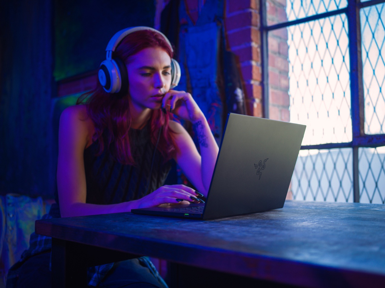 苹果潜行版(电影苹果电影未删版)-第2张图片-QuickQ官网